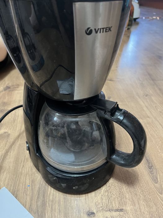 Кофеварка Vitek.