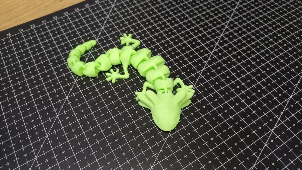 3d луминисцентна  играчка/гущер