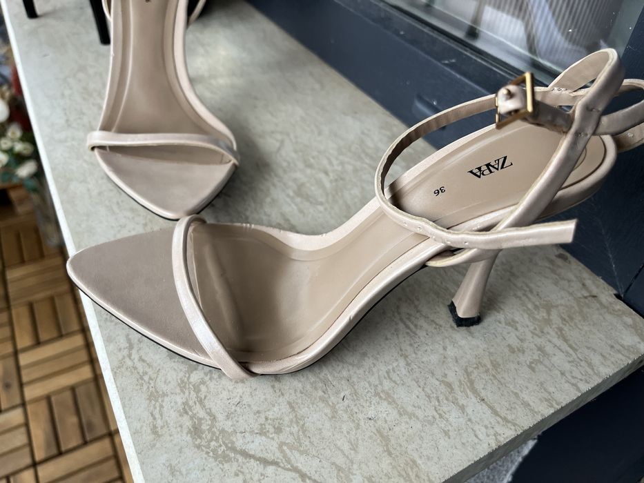 Официални/елегантни обувки и сандали Zara  на ток