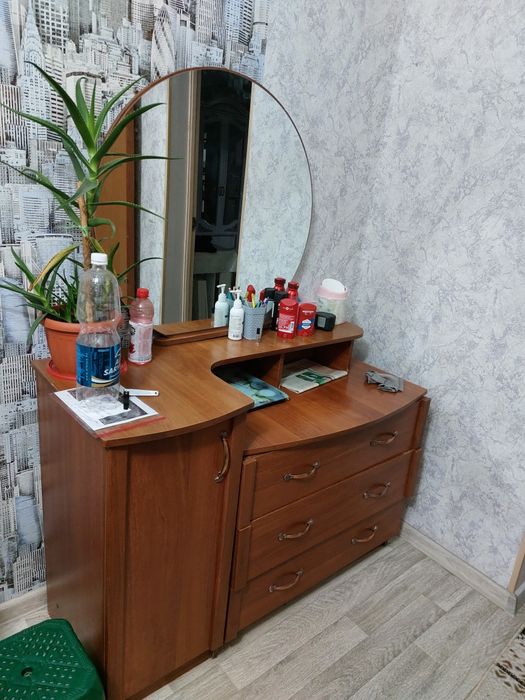 Шифонер мен тримо сатылады