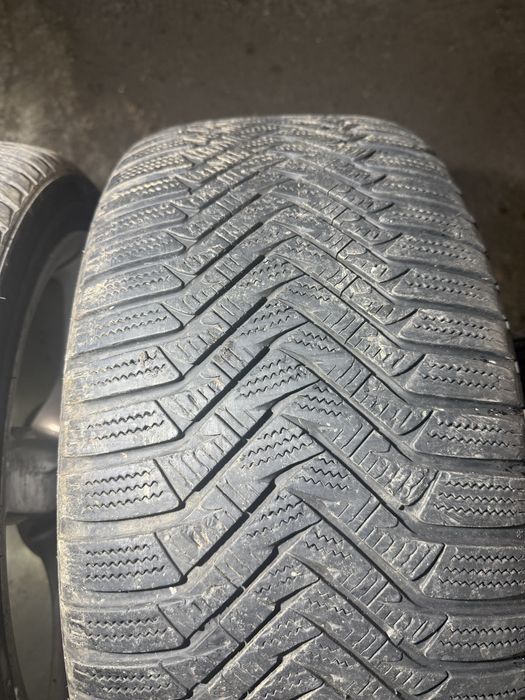 Зимни гуми Laufenn 245/40/18 3 броя . Джанти за audi 18 cola цола