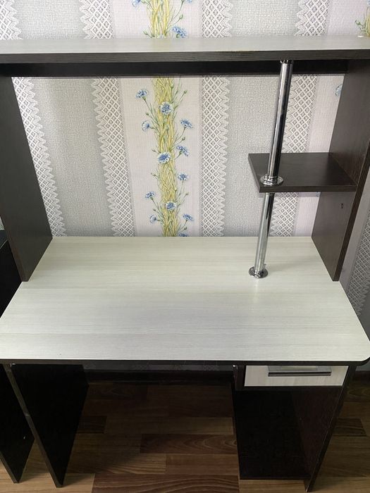 Стол компьютерный