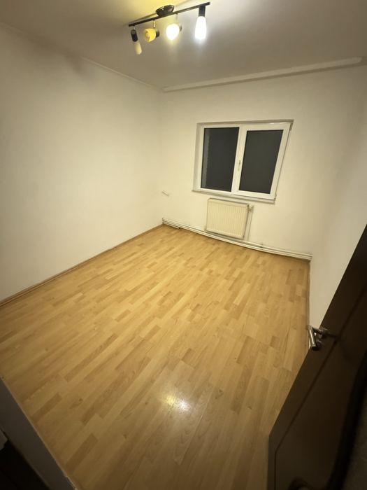 Apartament 4 camere de vanzare zona Obcini