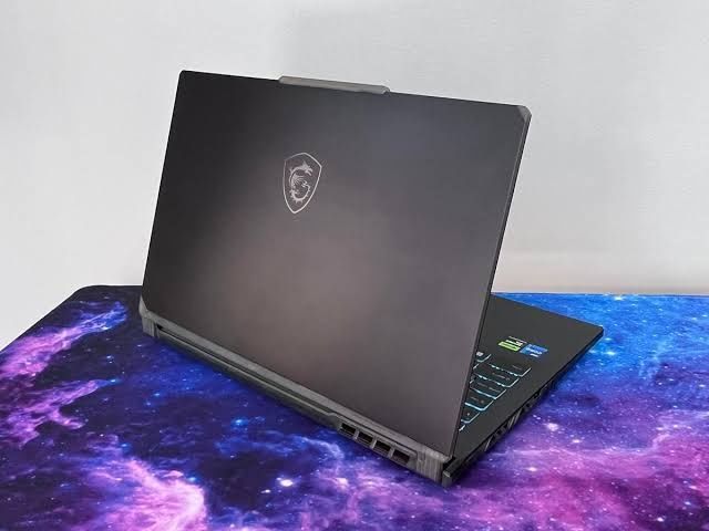 MSI cyborg 15 i7 / RTX4050