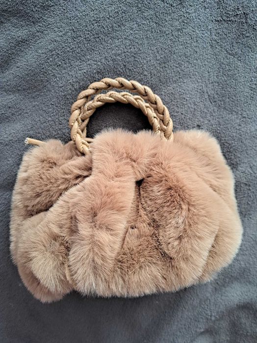 Нова пухкава дамска чанта