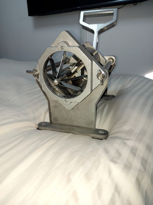 Aparat taiat cartofi