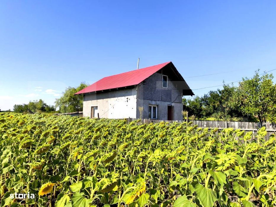 Casa P+M, 80 mp, teren 2.700 mp, zona Moreni