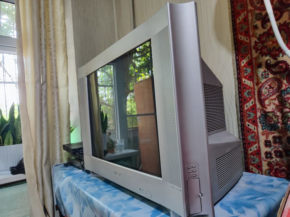 Телевизор SONY WEGA 100Hz