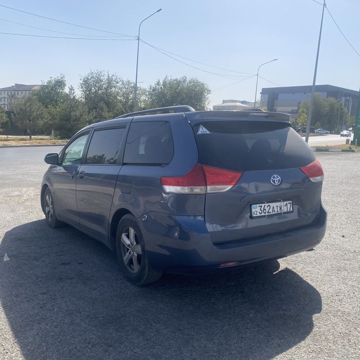 Продам тайота сиена 2014 года