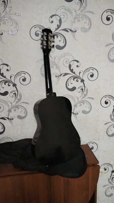 Продам гитару в хорошем состояний