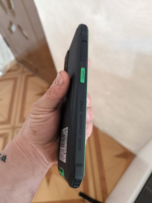 Vând   redmi și ce se vede