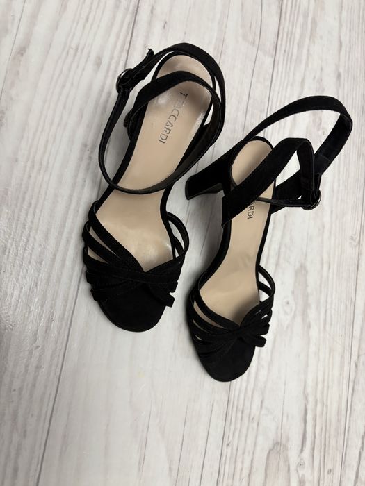 Продам туфли 36 рр. 2000 тг