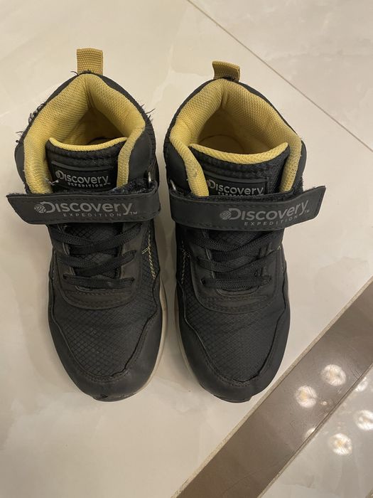 Продам детские ботинки