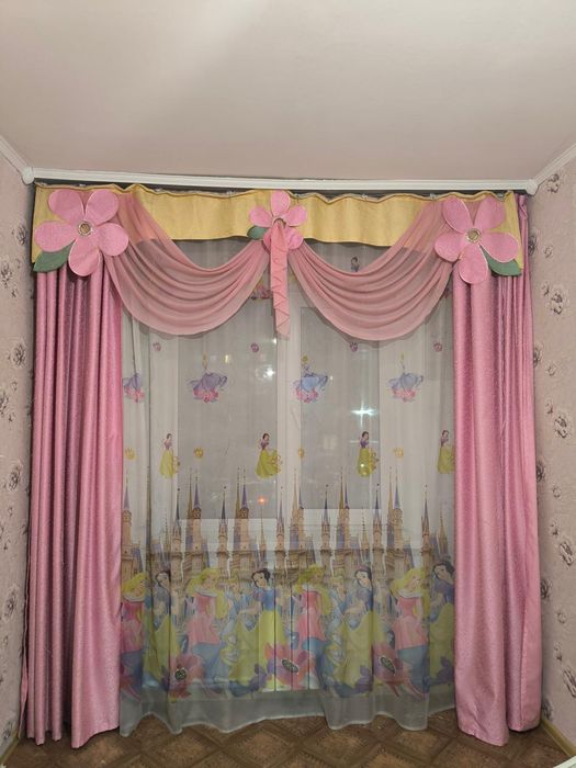Продам комплект штор в детскую