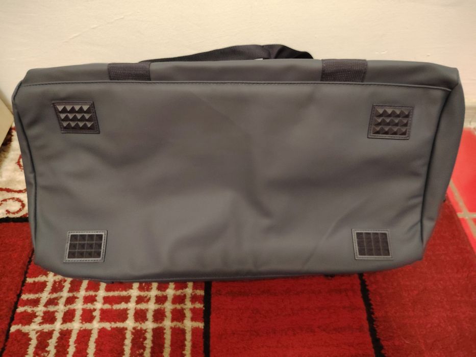 Geanta sport Red Bull noua. Dimensiuni.. L50 lățime 30.si adâncime 25