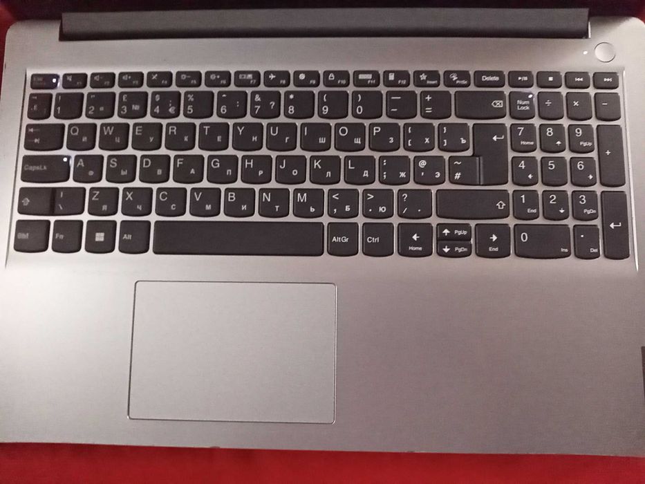 NOUTBUK Super arzon narxda