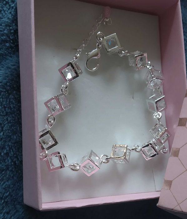 Нова,масивна сребърна гривна в подаръчна кутия.Топ оферта!