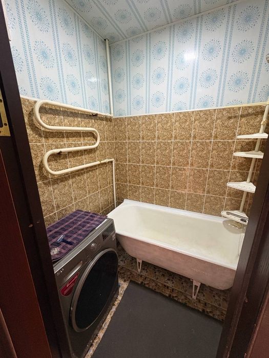 Зарафшон 4 кичик туман 20 уй 30 хонадон сотилади  3 хоналик