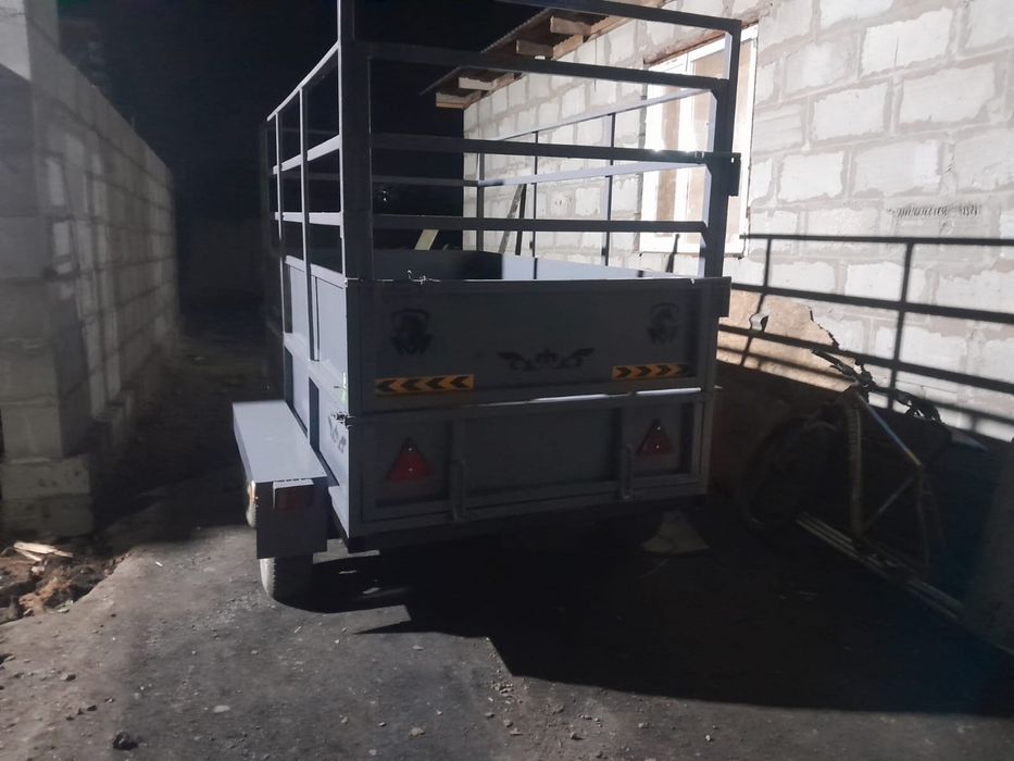 Прицеп скотовозка с доками