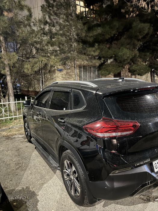 2023 Tracker premier