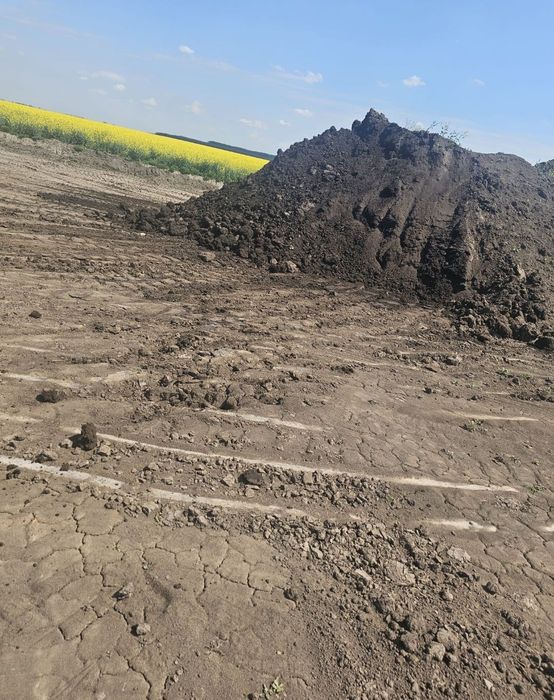 Pământ vegetal și utilaje de închiriat