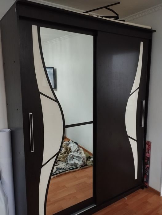 Продам шифоньер в отличном состоянии