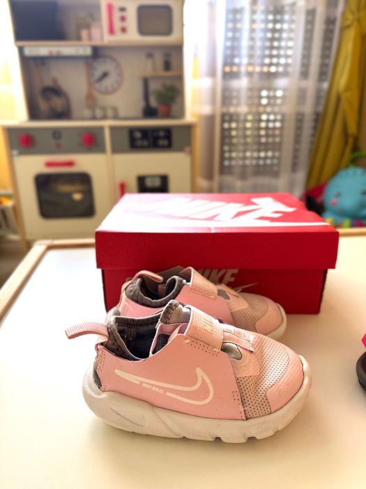 Обувки за момиче