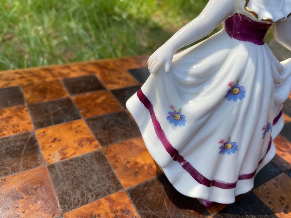 Английска порцеланова фигура с печат р.1.1