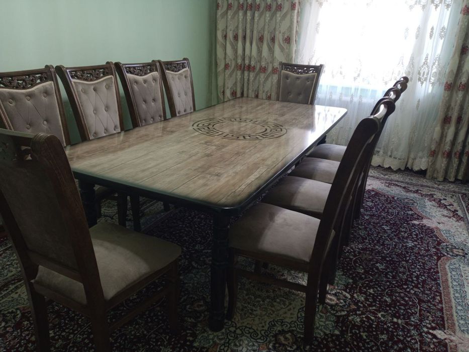 Mexmonxona uchun 10 kishilik stol stul