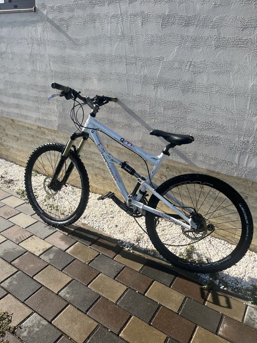 Vand bicicleta full suspension