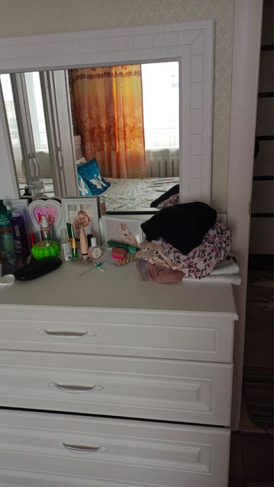 Продам спальный горнитур