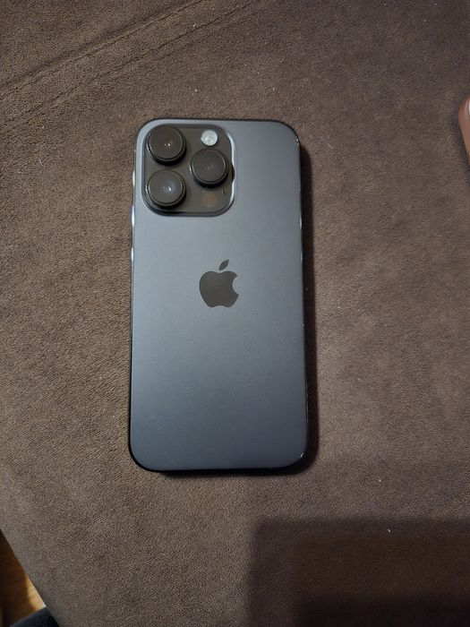 Продавам IPhone 14 pro-512