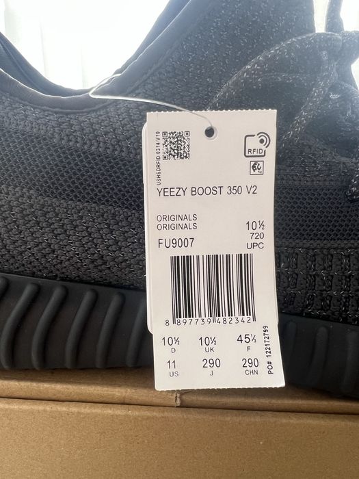 yeezy 350 blackrefflective (40,41,42,44)