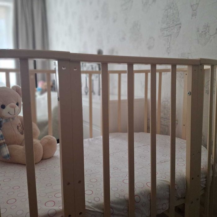 Детская кроватка