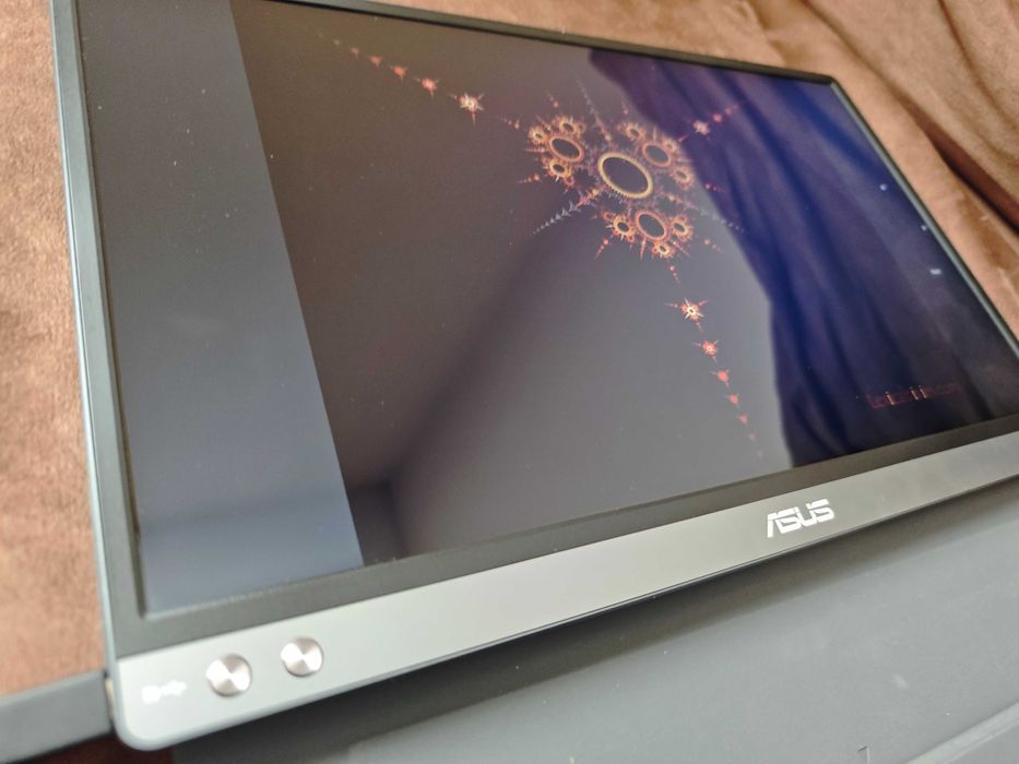 Asus ZenScreen GO MB16AP преносим монитор с вградена батерия
