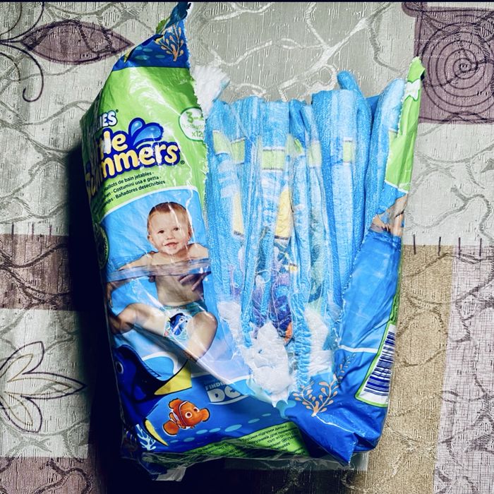 Памперсы, подгузники! Haggies(для бассейна), Monchico(повседневные)