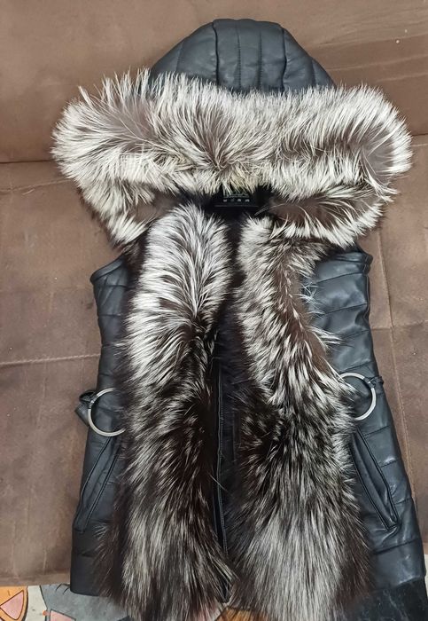 Кожено яке със сребърна лисица, М размер