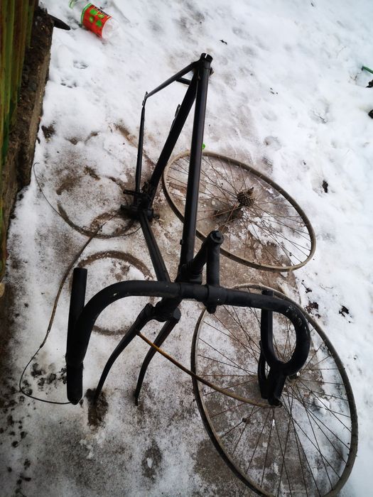 Продам раму шоссейного велосипеда с дисками