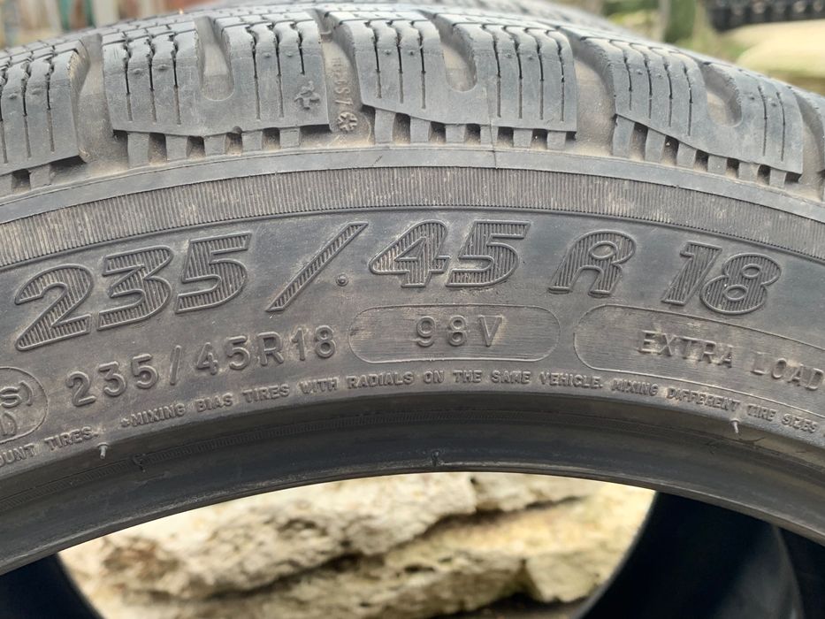 2 бр.зимни гуми MICHELIN Pilot Alpin 235/45/18