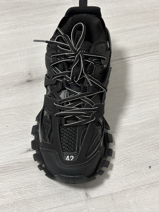 Balenciaga track 42