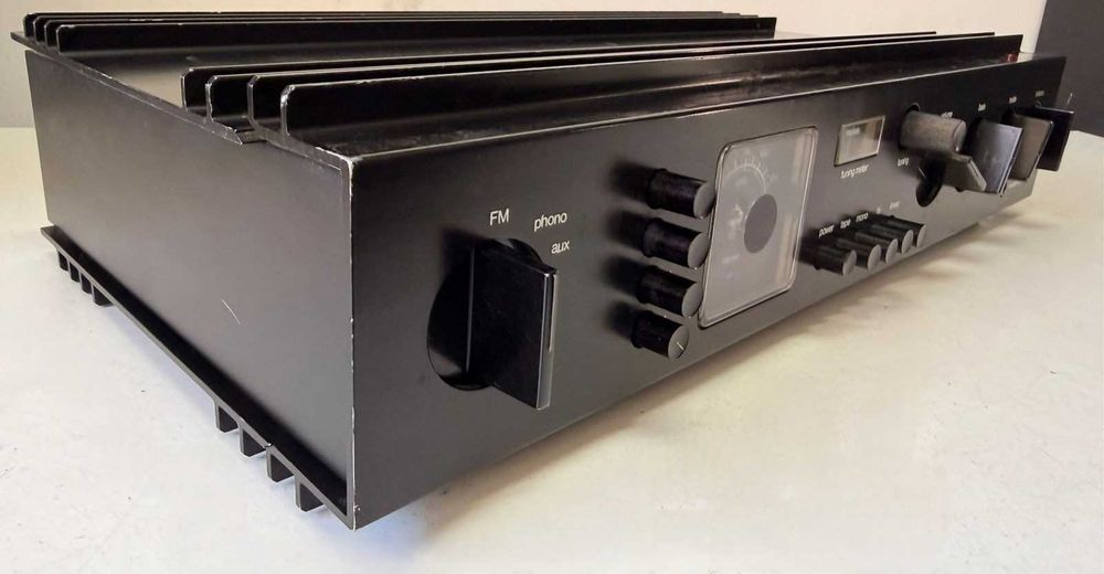 Statie Amplificator cu Radio Sonab R 4000 – Sunet Suedez de Excepție