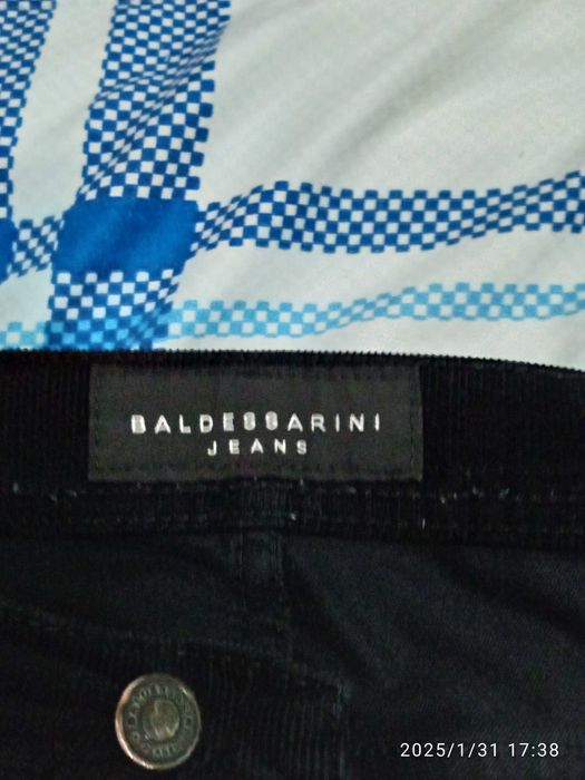 Продам   штаны  вельвет в  отличном  состояние