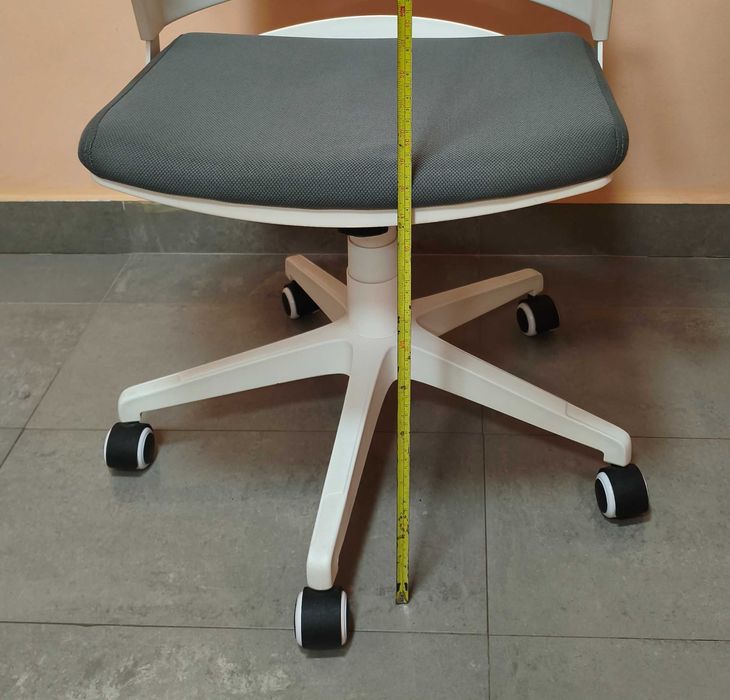 Стол въртящ регулируем БЯЛ