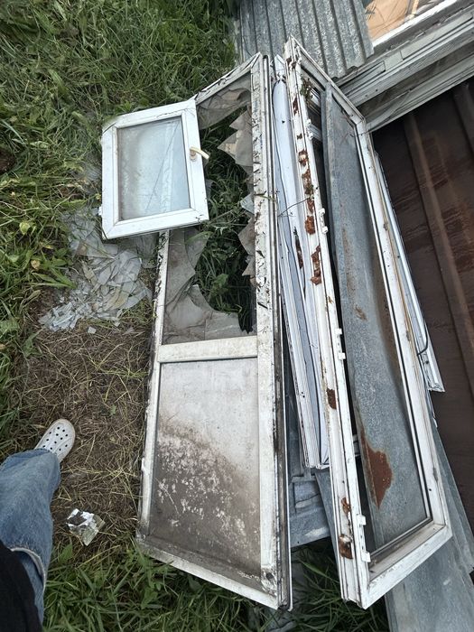 пластиковый каркас двери