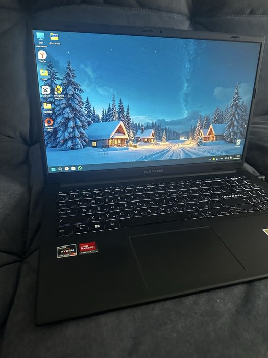 Продаю ноутбук ( еще на гарантии )