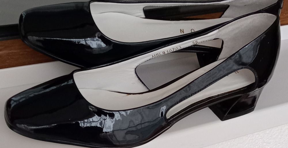 Продам новые туфли