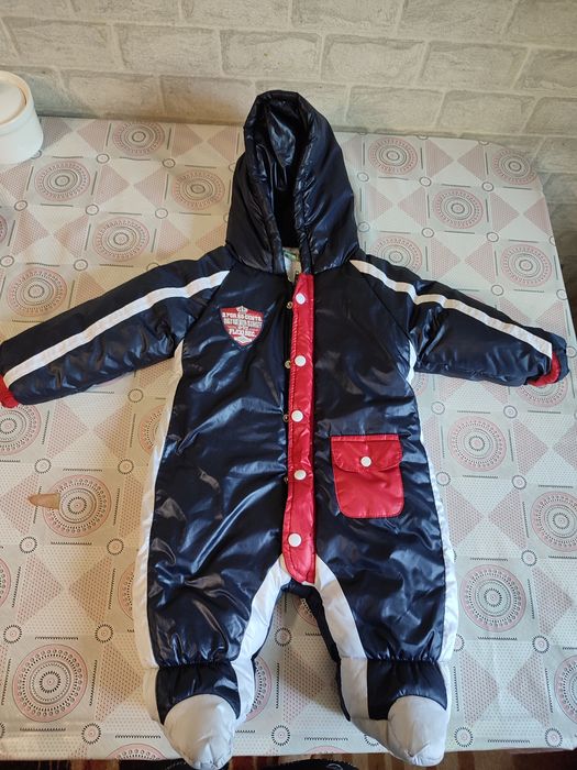 Продам комбинезоны на мальчика