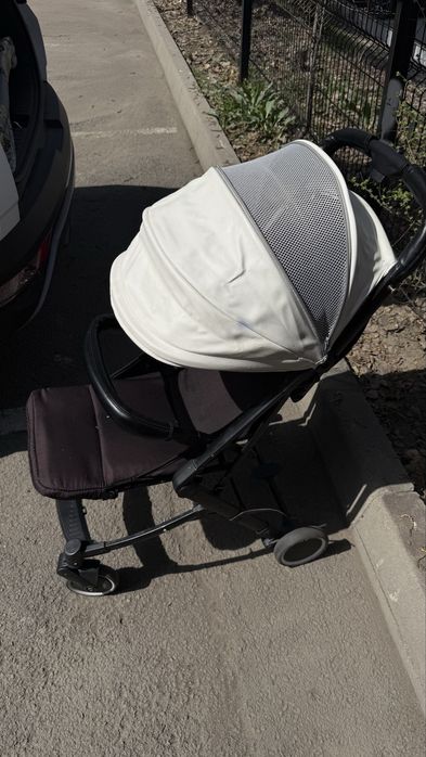 Продам легкую коляску