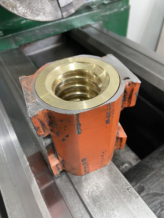 Токарь Бронза Втулки