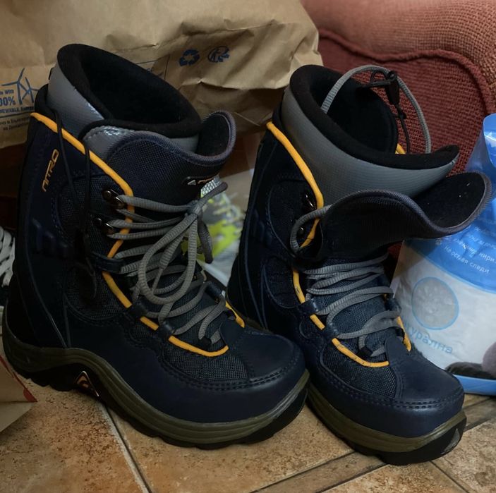 Сноуборд Nidecker с автомати и екипировка